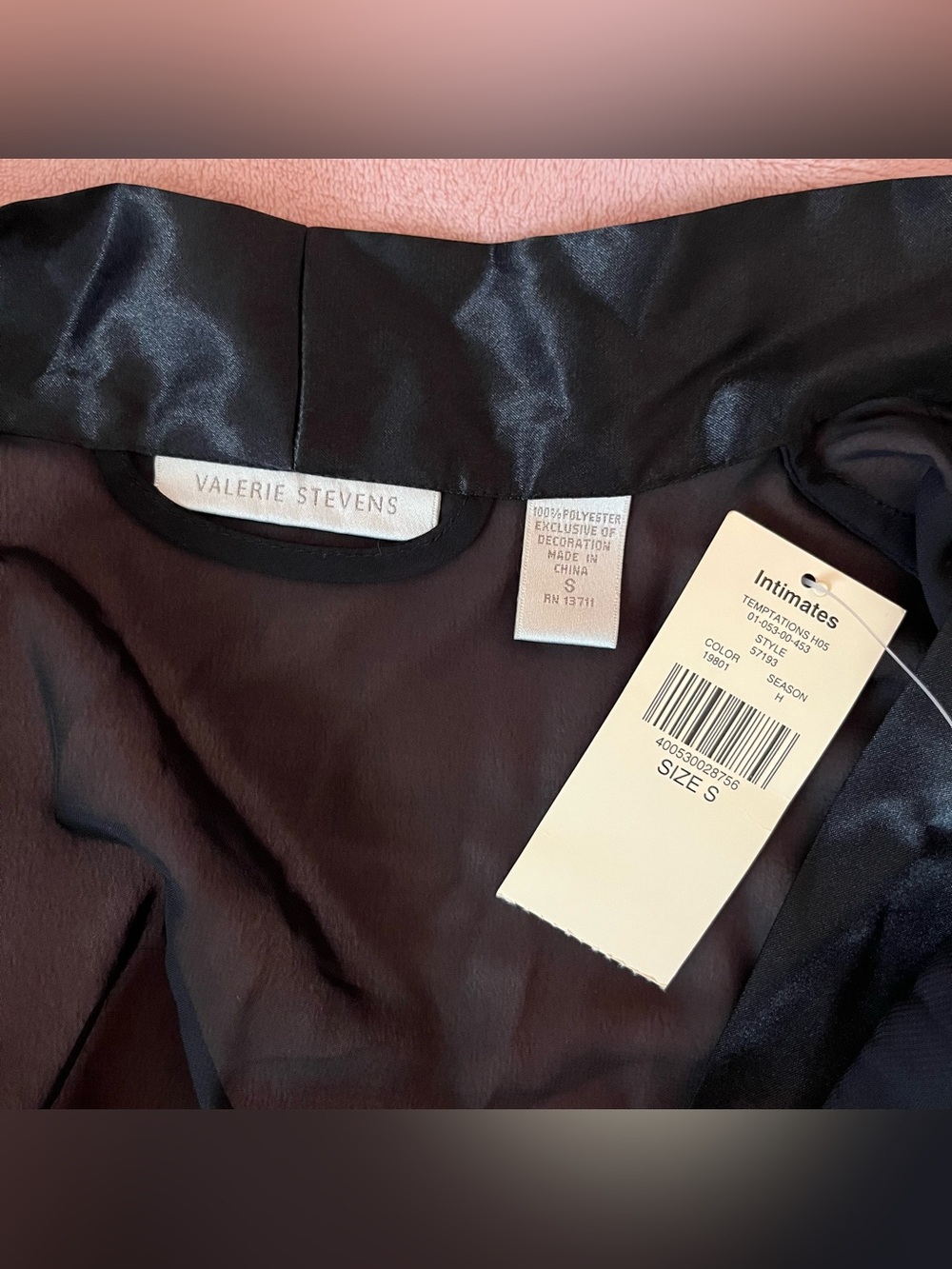 Valerie Stevens robe - Picture 3 of 5